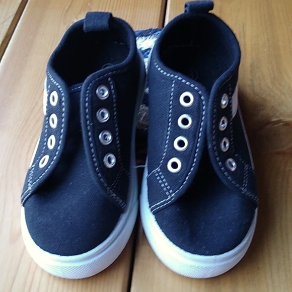 Kidgets Toddler Black Sneakers Sz 8 boys/girls - Picture 2 of 7